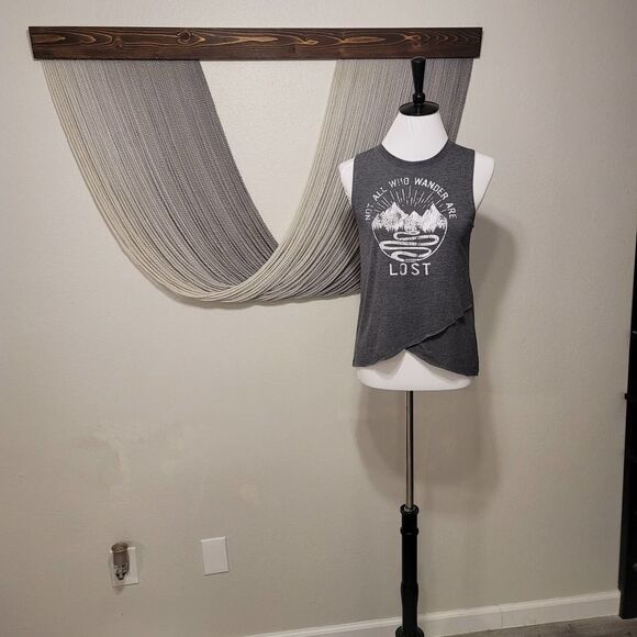 Modern Lux-Not all Who Wander are Lost Tank Sz XS - Picture 2 of 6